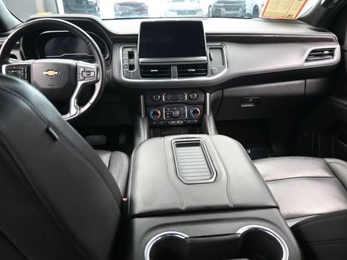 Used 2024 Chevrolet Suburban LT AWD/4WD image 38