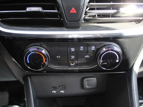 Used 2024 Buick Encore GX Sport Touring image 31