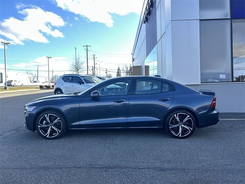 Certified 2024 Volvo S60 B5 Core image 5