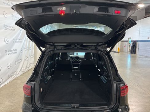 Used 2025 Mercedes-Benz GLB 250 GLB 250 image 24