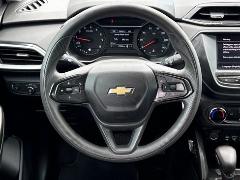 Used 2021 Chevrolet TrailBlazer LS FWD image 21