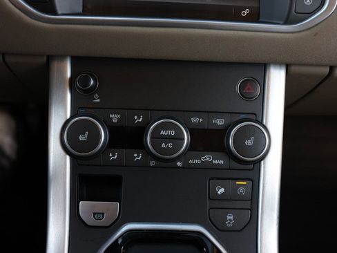 Used 2017 Land Rover Range Rover Evoque SE image 34