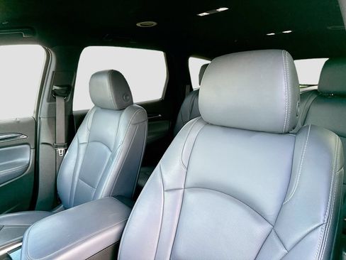 Used 2023 Buick Enclave Essence FWD image 12