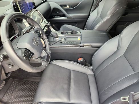 Used 2026 Lexus LX 700h Luxury w/ Appearance Package AWD/4WD image 13