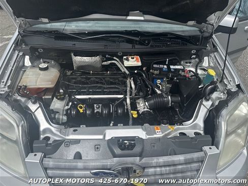 Used 2011 Ford Transit Connect XLT image 11