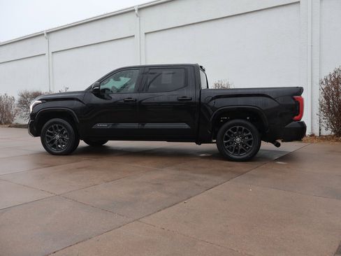 Used 2022 Toyota Tundra Platinum image 4