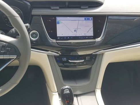 Certified 2023 Cadillac XT6 Premium Luxury AWD/4WD image 31