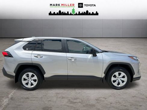 Used 2023 Toyota RAV4 LE AWD/4WD image 7