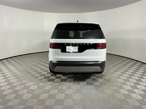 Used 2025 Land Rover Discovery S image 8