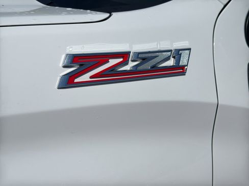 Used 2024 Chevrolet Silverado 1500 RST w/ Z71 Off-Road Package AWD/4WD image 8