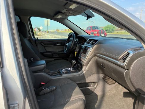 Used 2016 GMC Acadia SLE FWD image 25