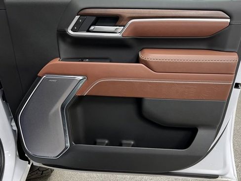 Used 2025 GMC Sierra 3500 Denali Ultimate image 54