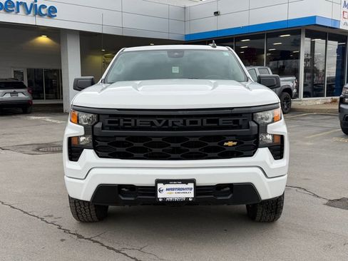 Used 2022 Chevrolet Silverado 1500 Custom image 3