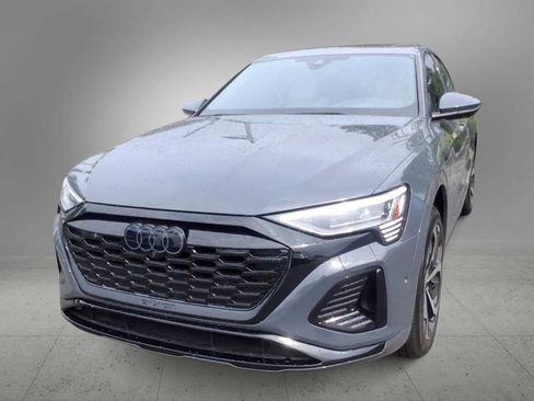 Used 2024 Audi Q8 e-tron Prestige AWD/4WD image 3