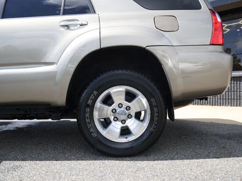 Used 2007 Toyota 4Runner SR5 AWD/4WD image 12