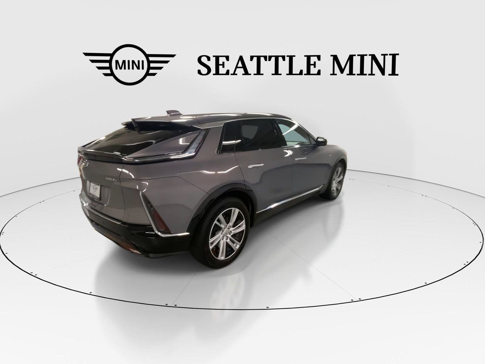 Used 2024 Cadillac Lyriq Tech AWD/4WD image 11
