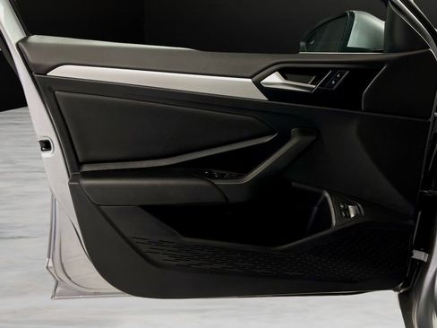 Used 2021 Volkswagen Jetta S image 37