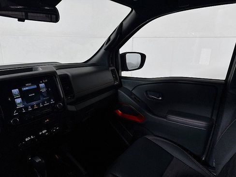 Certified 2022 Nissan Frontier PRO-4X w/ Technology Package AWD/4WD image 21