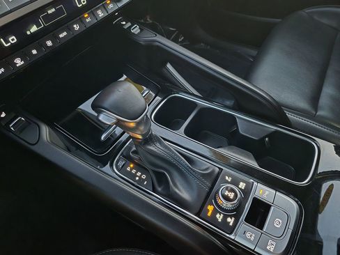 Used 2025 Kia Telluride S image 26