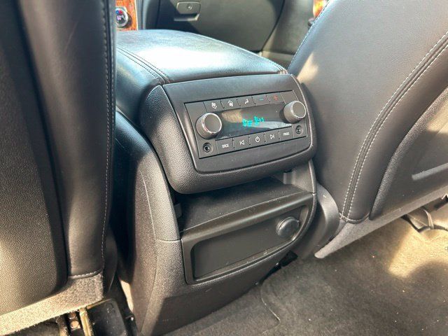 Used 2013 Chevrolet Traverse LTZ FWD image 12