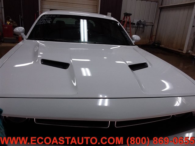 Used 2016 Dodge Challenger SXT RWD image 7