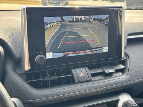 Used 2025 Toyota RAV4 XLE image 25