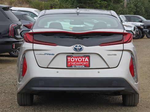 Used 2021 Toyota Prius Prime Limited w/ Carpet Mat Package (TMS) FWD image 5
