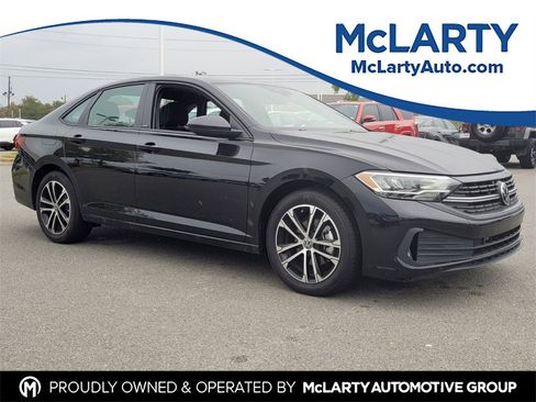 Used 2024 Volkswagen Jetta Sport image 1