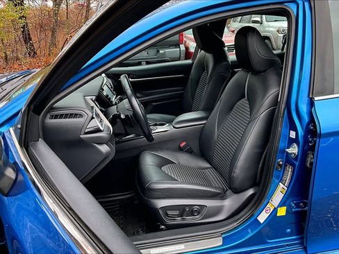 Certified 2018 Toyota Camry SE w/ Protection Package (Q2) image 8