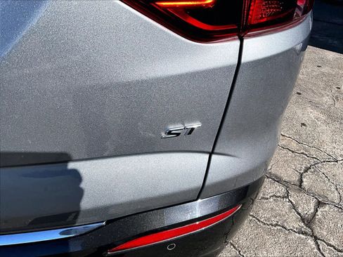 Used 2023 Buick Enclave Essence w/ Experience Buick Package image 30