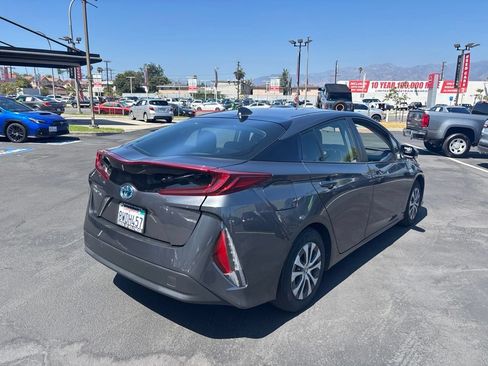 Used 2021 Toyota Prius Prime LE w/ Carpet Mat Package (TMS) FWD image 4