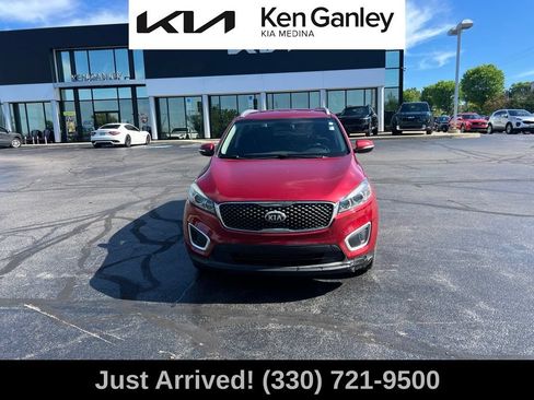 Used 2016 Kia Sorento FWD image 2