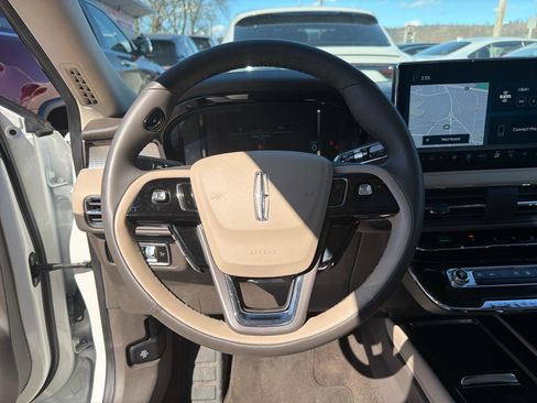 Used 2023 Lincoln Corsair AWD w/ Equipment Group 101A image 22