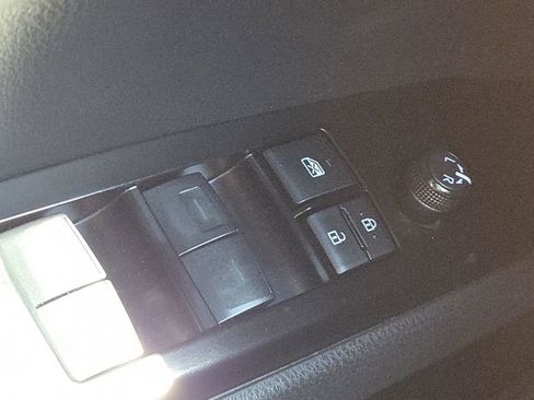 Used 2025 Toyota Camry XSE image 12