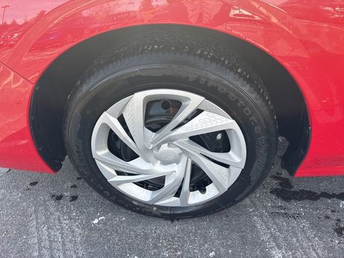 Certified 2024 Subaru Impreza 2.0i image 7