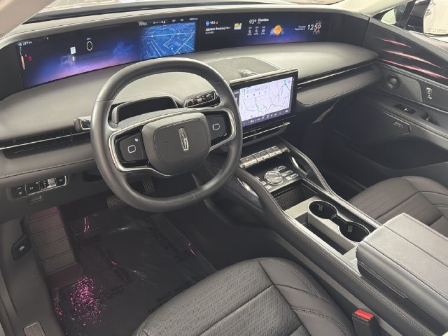 Used 2026 Lincoln Nautilus Reserve AWD/4WD image 2