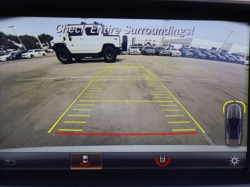 Used 2017 Mercedes-Benz SL 550 w/ Driver Assistance Package image 22