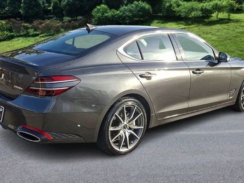 Used 2025 Genesis G70 2.5T image 8