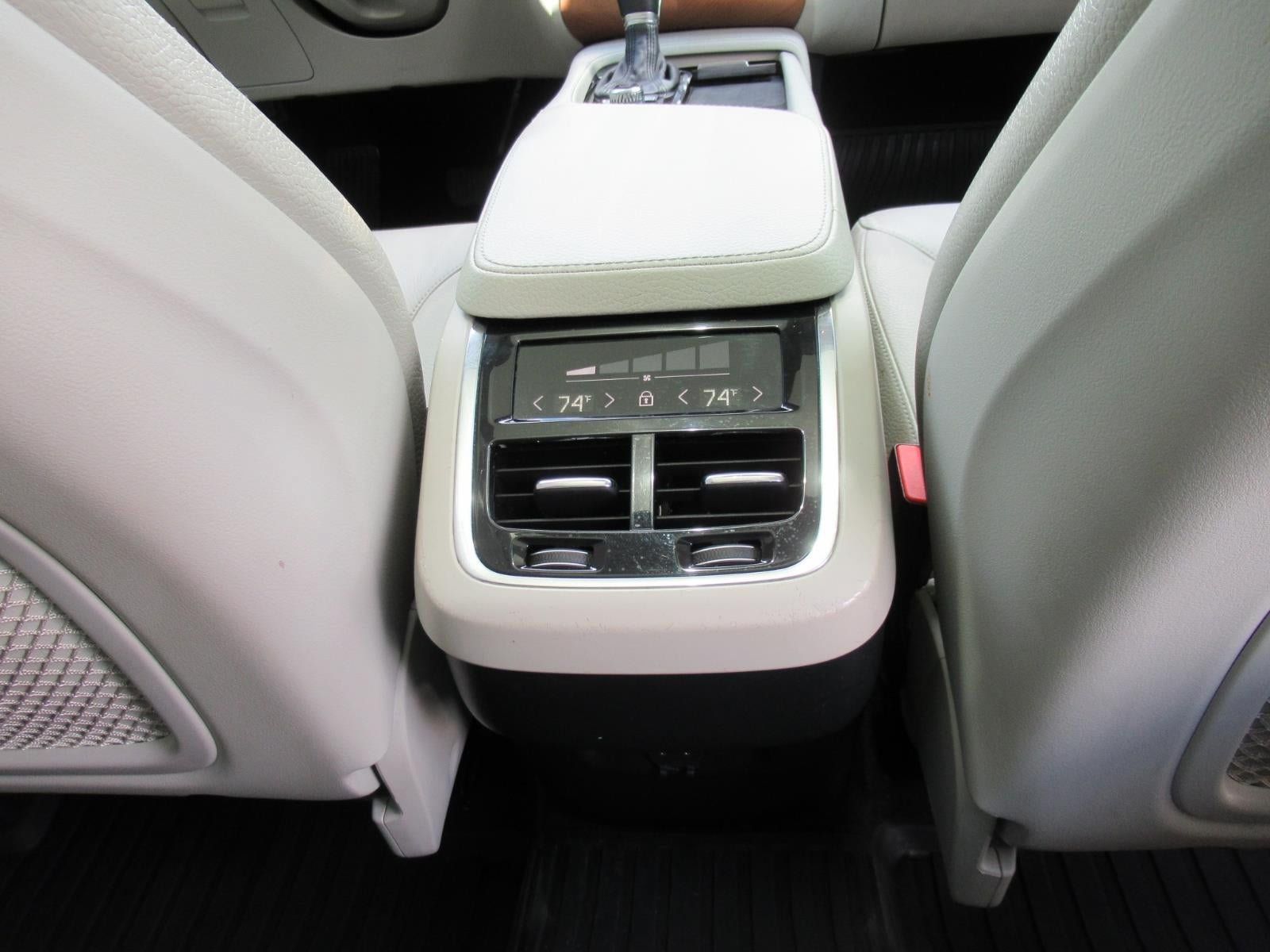 Used 2021 Volvo XC90 T6 Momentum w/ Advanced Package AWD/4WD image 33