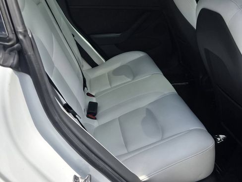 Used 2022 Tesla Model 3 Performance AWD/4WD image 17