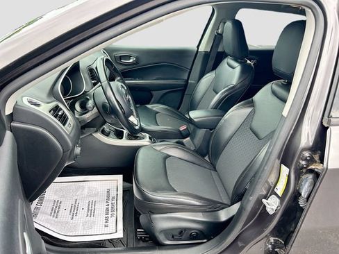 Used 2019 Jeep Compass Latitude w/ Popular Equipment Group AWD/4WD image 28