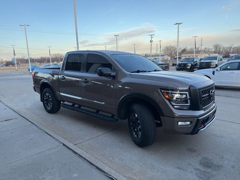 Used 2023 Nissan Titan PRO-4X w/ Off Road Protection Package image 4