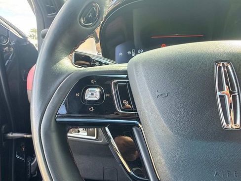 Used 2025 Lincoln Corsair Reserve AWD/4WD image 30