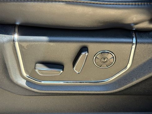 Used 2019 Ford Expedition Platinum RWD image 25