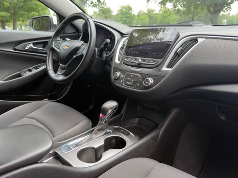 Used 2021 Chevrolet Malibu RS FWD image 26