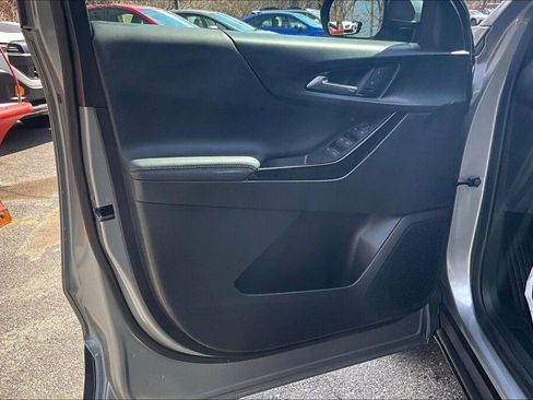 Used 2025 Chevrolet Equinox LT image 12