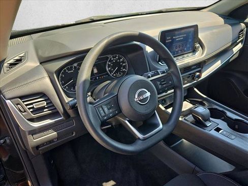 Used 2024 Nissan Rogue S AWD/4WD image 10