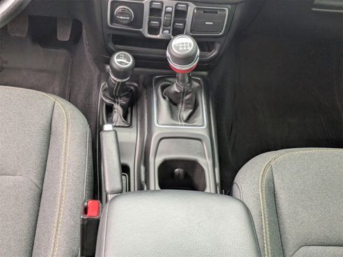 Used 2025 Jeep Wrangler Sport image 19