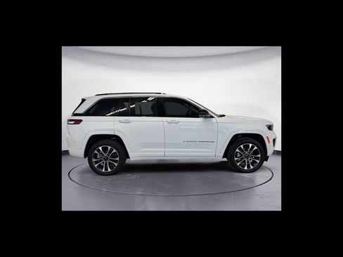 Used 2022 Jeep Grand Cherokee Overland AWD/4WD image 7