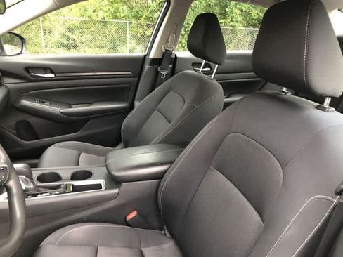 Used 2022 Nissan Altima 2.5 S FWD image 18